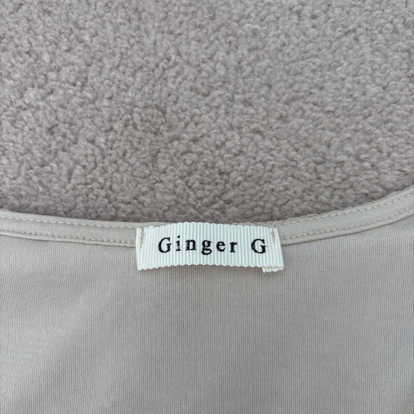 Lace Beige dress - Picture 2 of 3